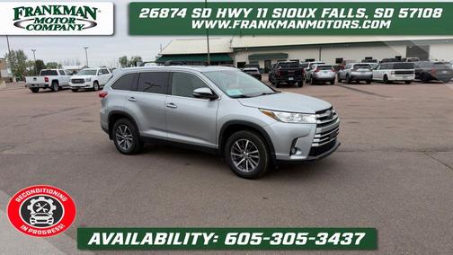 Celestial Silver Metallic 2019 Toyota Highlander XLE