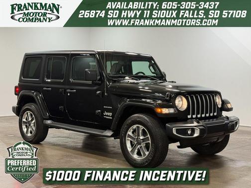 Black Clearcoat 2022 Jeep Wrangler Unlimited Sahara
