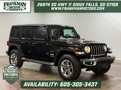 Black Clearcoat 2022 Jeep Wrangler Unlimited Sahara