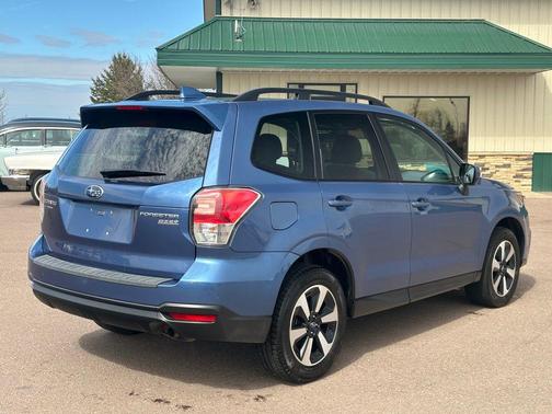 Quartz Blue Pearl 2017 Subaru Forester 2.5i Premium