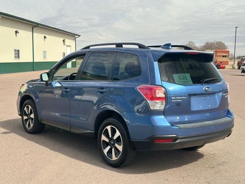 Quartz Blue Pearl 2017 Subaru Forester 2.5i Premium