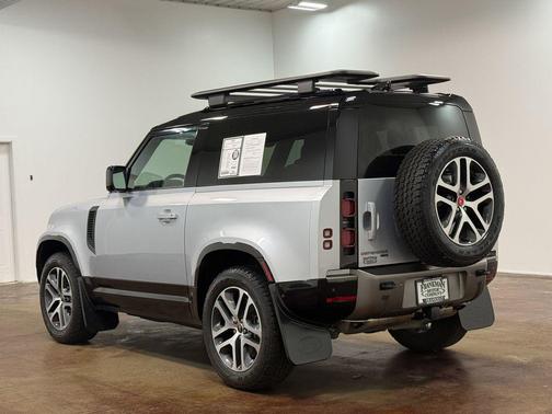 Hakuba Silver Metallic 2022 Land Rover Defender 90 X-Dynamic S