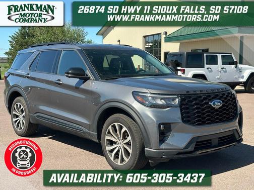 Gray Metallic 2025 Ford Explorer ST-Line