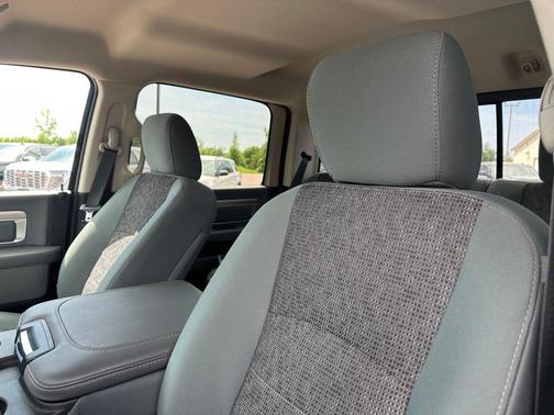 Flame Red Clearcoat 2018 RAM 1500 Big Horn