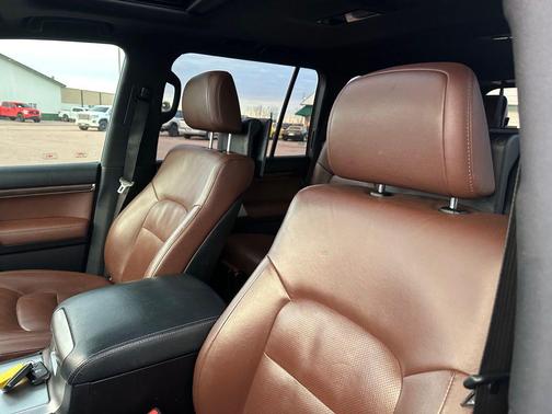 2016 Toyota Land Cruiser Base