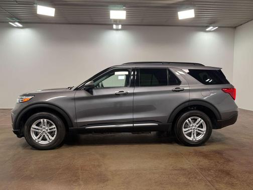 Carbonized Gray Metallic 2023 Ford Explorer XLT