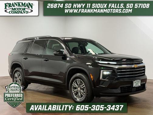 Mosaic Black Metallic 2026 Chevrolet Traverse LT