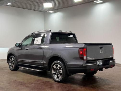 Modern Steel Metallic 2019 Honda Ridgeline RTL-E