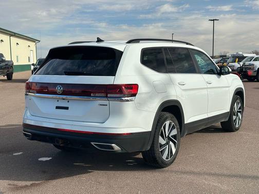 2025 Volkswagen Atlas 2.0T SE w/Technology 4MOTION