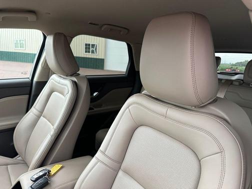Red Carpet Metallic Tinted Clearcoat 2023 Lincoln Corsair Standard