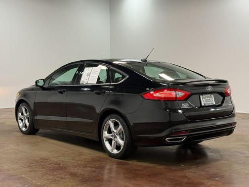 Shadow Black 2016 Ford Fusion SE
