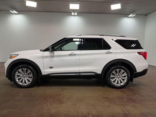 Star White Metallic Tri-Coat 2021 Ford Explorer King Ranch