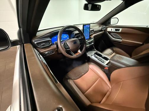 Star White Metallic Tri-Coat 2021 Ford Explorer King Ranch