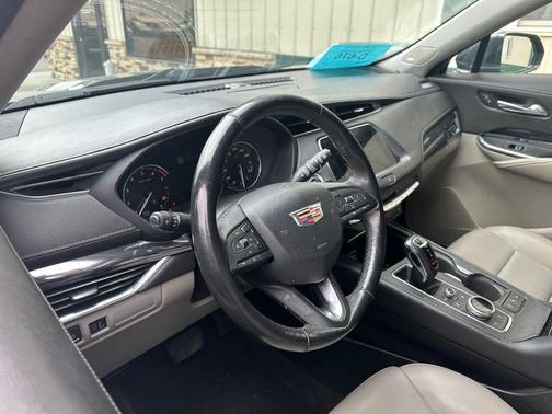 2019 Cadillac XT4 Luxury