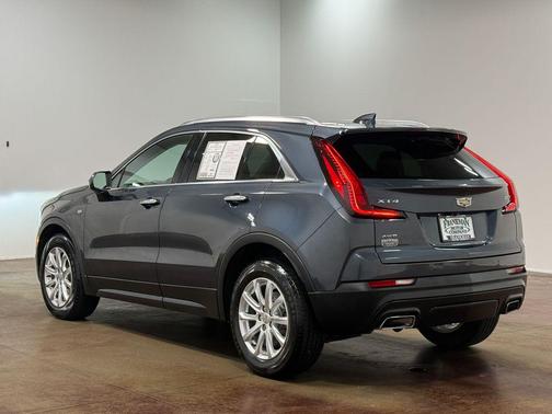 Shadow Metallic 2019 Cadillac XT4 Luxury