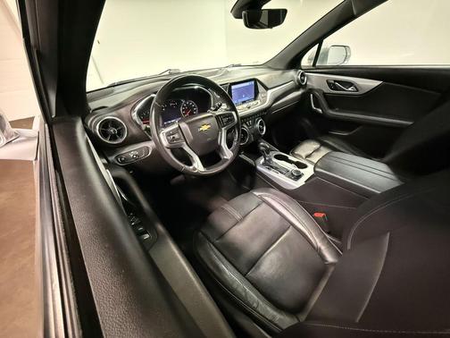 Silver Ice Metallic 2020 Chevrolet Blazer 3LT
