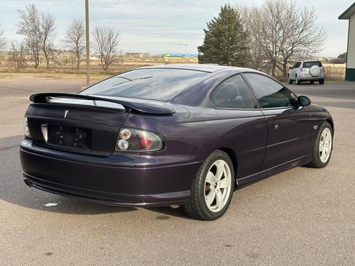 2004 Pontiac GTO Base