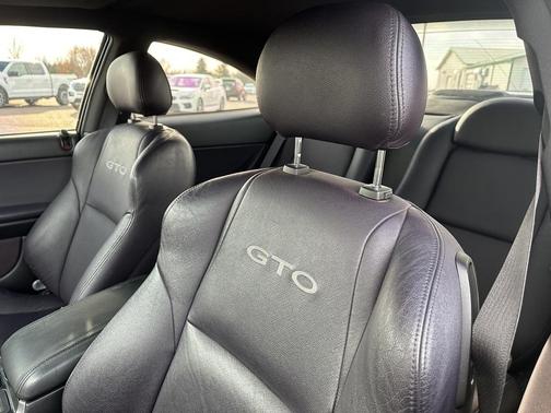 2004 Pontiac GTO Base