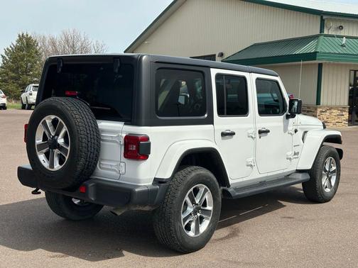 Bright White Clearcoat 2020 Jeep Wrangler Unlimited Sahara