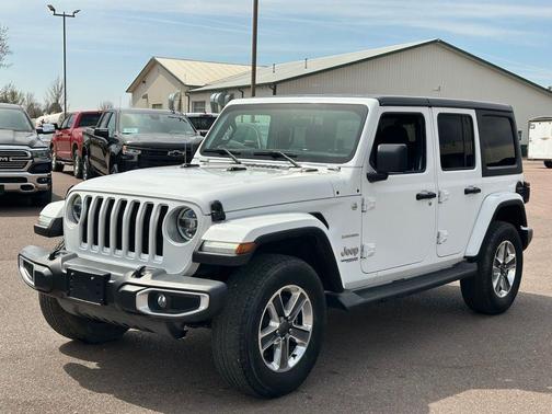 Bright White Clearcoat 2020 Jeep Wrangler Unlimited Sahara