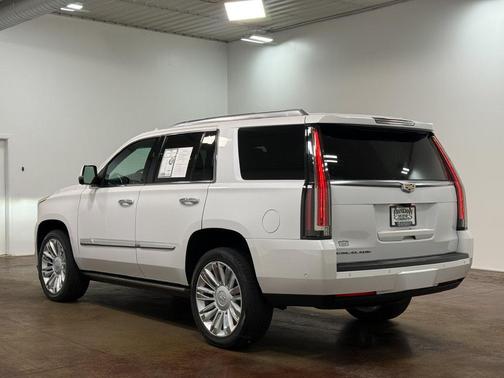 Crystal White Tricoat 2019 Cadillac Escalade Platinum