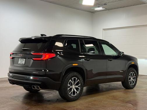 2025 GMC Acadia AT4 AWD