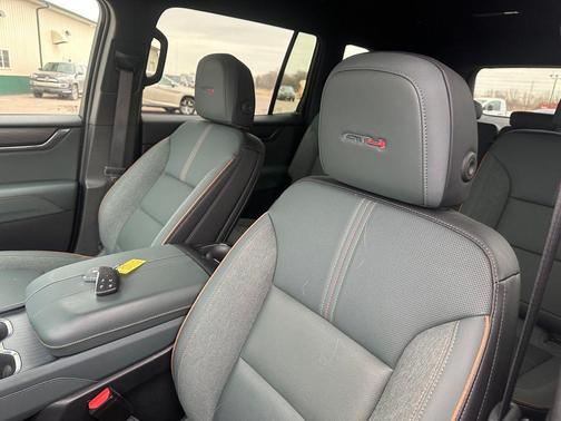 2025 GMC Acadia AT4 AWD