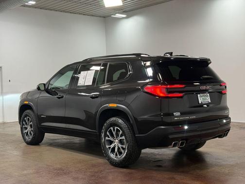 2025 GMC Acadia AT4 AWD