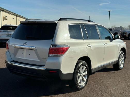 2013 Toyota Highlander SE