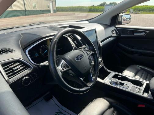 Desert Gold Metallic 2021 Ford Edge SEL