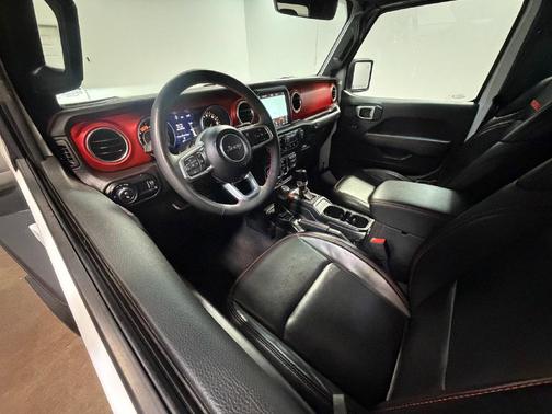 Bright White Clearcoat 2023 Jeep Gladiator Rubicon