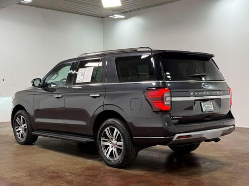 Dark Matter Gray Metallic 2024 Ford Expedition Limited