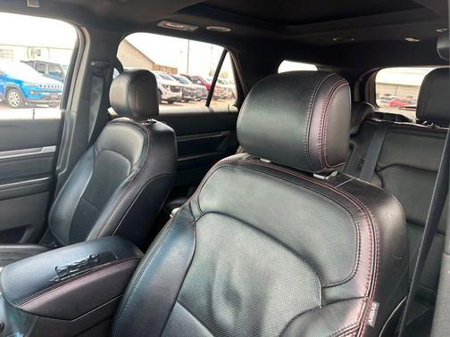 White Platinum Metallic Tri-Coat 2017 Ford Explorer sport