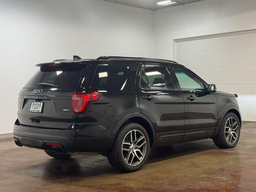 White Platinum Metallic Tri-Coat 2017 Ford Explorer sport
