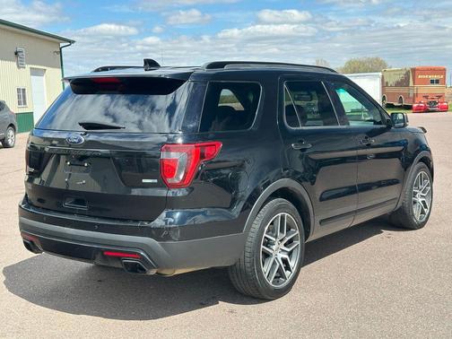 White Platinum Metallic Tri-Coat 2017 Ford Explorer sport