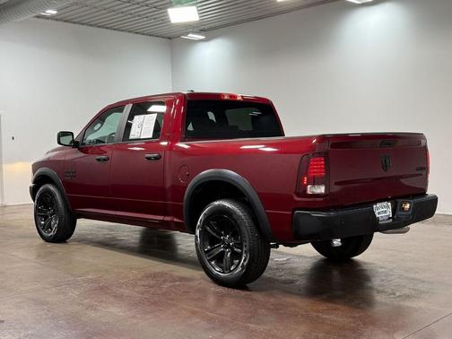 2024 RAM 1500 Classic Warlock Crew Cab 4x4 5'7' Box