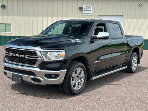 Diamond Black Crystal Pearlcoat 2023 RAM 1500 Big Horn/Lone Star