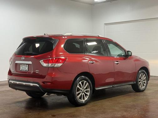 2016 Nissan Pathfinder SV