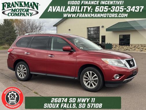 2016 Nissan Pathfinder SV