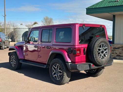 Limited Edition Tuscadero Pearlcoat 2024 Jeep Wrangler 4-Door Sahara