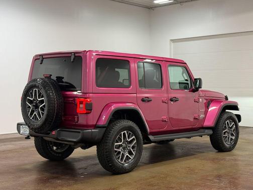 Limited Edition Tuscadero Pearlcoat 2024 Jeep Wrangler 4-Door Sahara