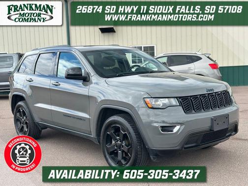 Sting-Gray Clearcoat 2019 Jeep Grand Cherokee Upland