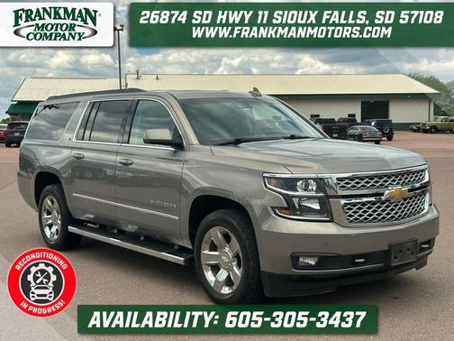 Pepperdust Metallic 2019 Chevrolet Suburban LT
