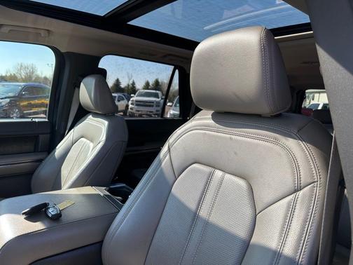 Star White Metallic Tri-Coat 2021 Ford Expedition Max Limited