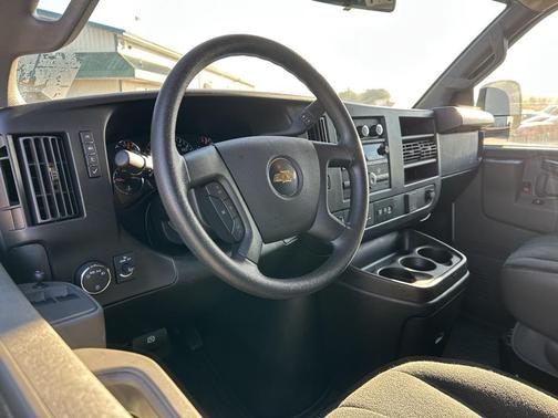 2024 Chevrolet Express 2500 RWD 2500 Regular Wheelbase WT