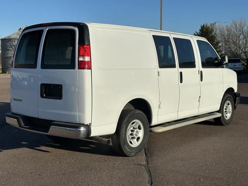 2024 Chevrolet Express 2500 RWD 2500 Regular Wheelbase WT