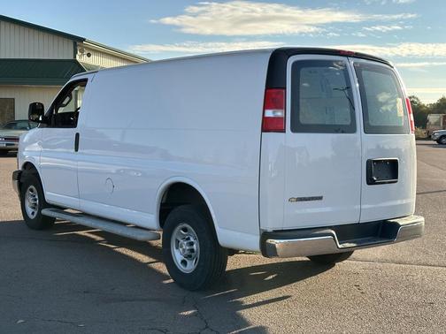 2024 Chevrolet Express 2500 RWD 2500 Regular Wheelbase WT