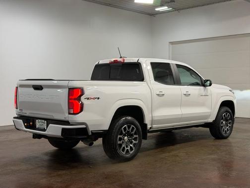 Summit White 2023 Chevrolet Colorado LT