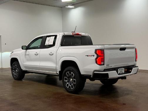 Summit White 2023 Chevrolet Colorado LT