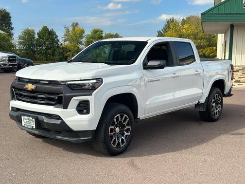 Summit White 2023 Chevrolet Colorado LT